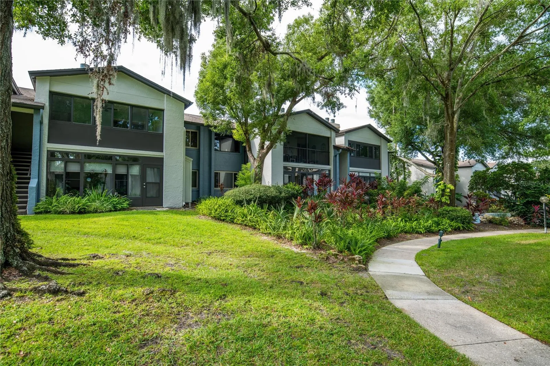 8 Escondido Circle Altamonte Springs FL 32701