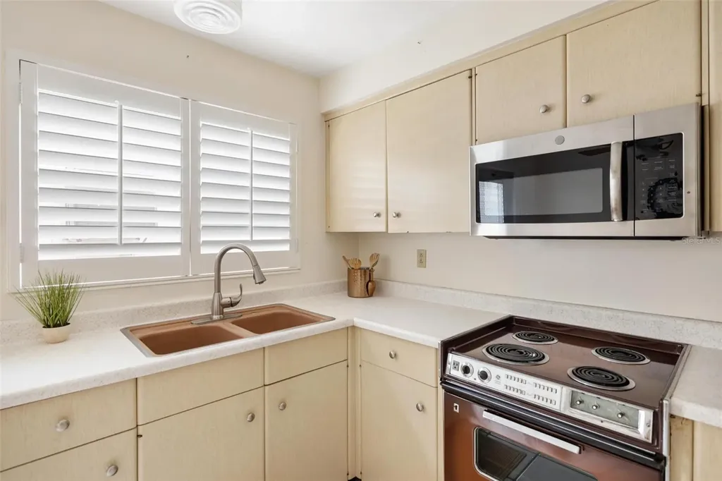 521 W Venice Avenue Venice FL 34285