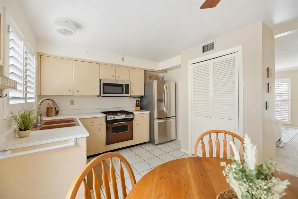 521 W Venice Avenue Venice FL 34285