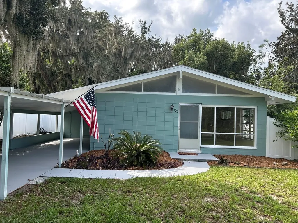 102 E Pendleton Avenue Eustis FL 32726
