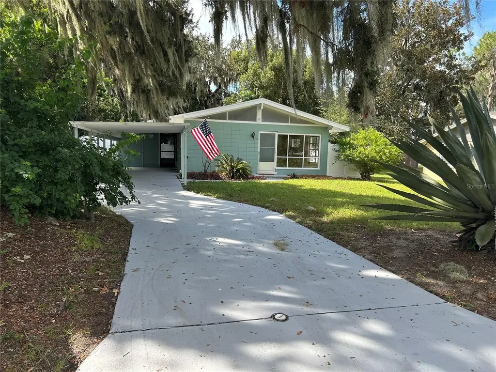 102 E Pendleton Avenue Eustis FL 32726