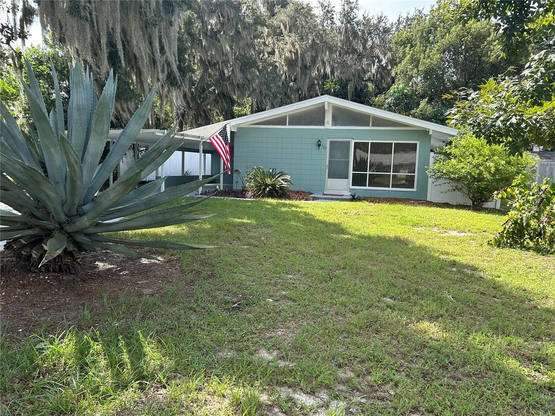 102 E Pendleton Avenue Eustis FL 32726