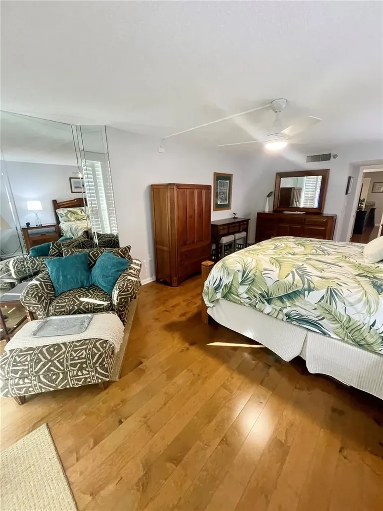 1290 Gulf Boulevard Clearwater FL 33767