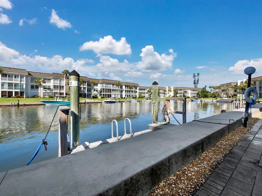 4390 Exeter Drive Longboat Key FL 34228