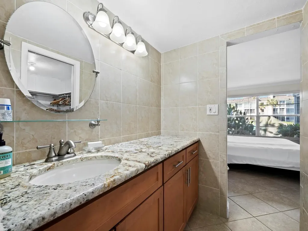 4390 Exeter Drive Longboat Key FL 34228