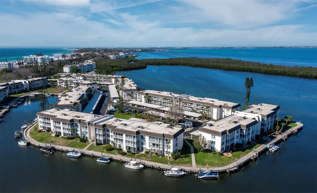 4390 Exeter Drive Longboat Key FL 34228