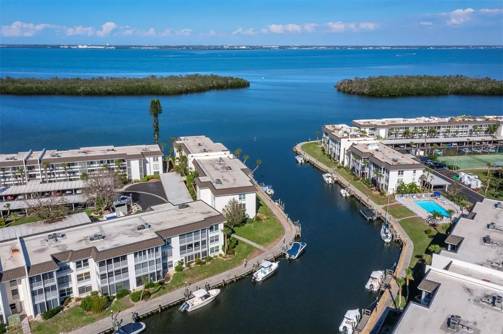4390 Exeter Drive Longboat Key FL 34228