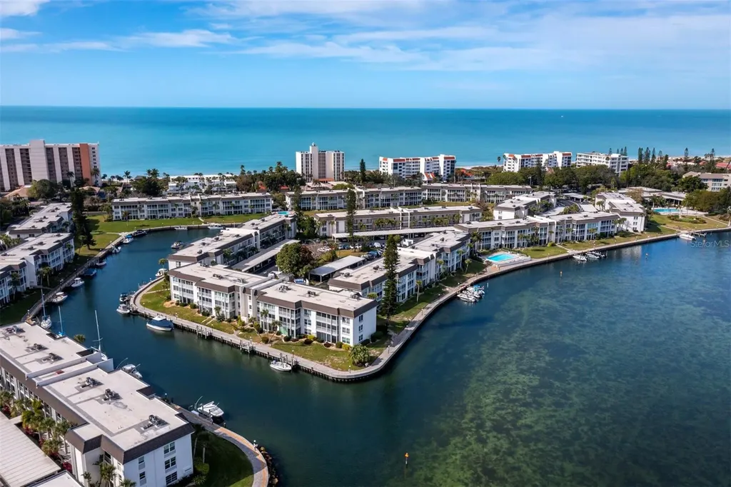 4390 Exeter Drive Longboat Key FL 34228