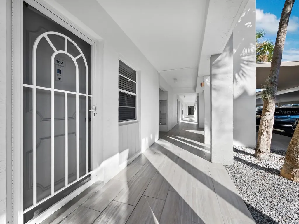 4390 Exeter Drive Longboat Key FL 34228