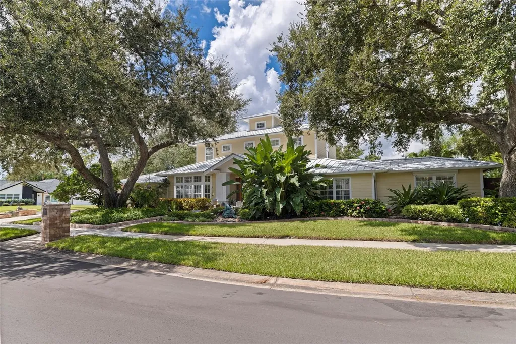 8846 Merrimoor Boulevard E Seminole FL 33777