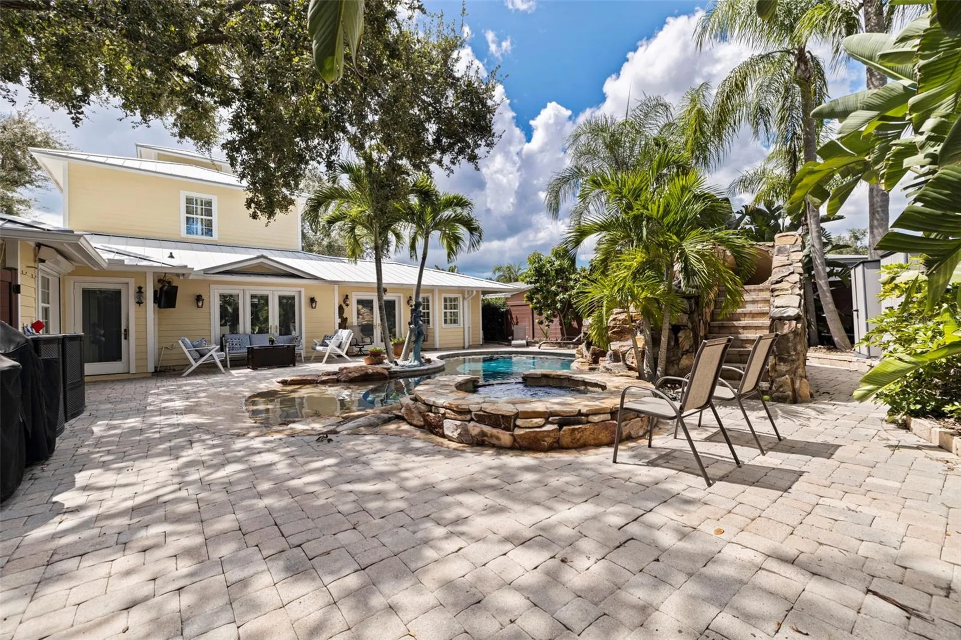 8846 Merrimoor Boulevard E Seminole FL 33777