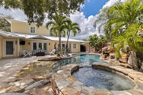 8846 Merrimoor Boulevard E Seminole FL 33777