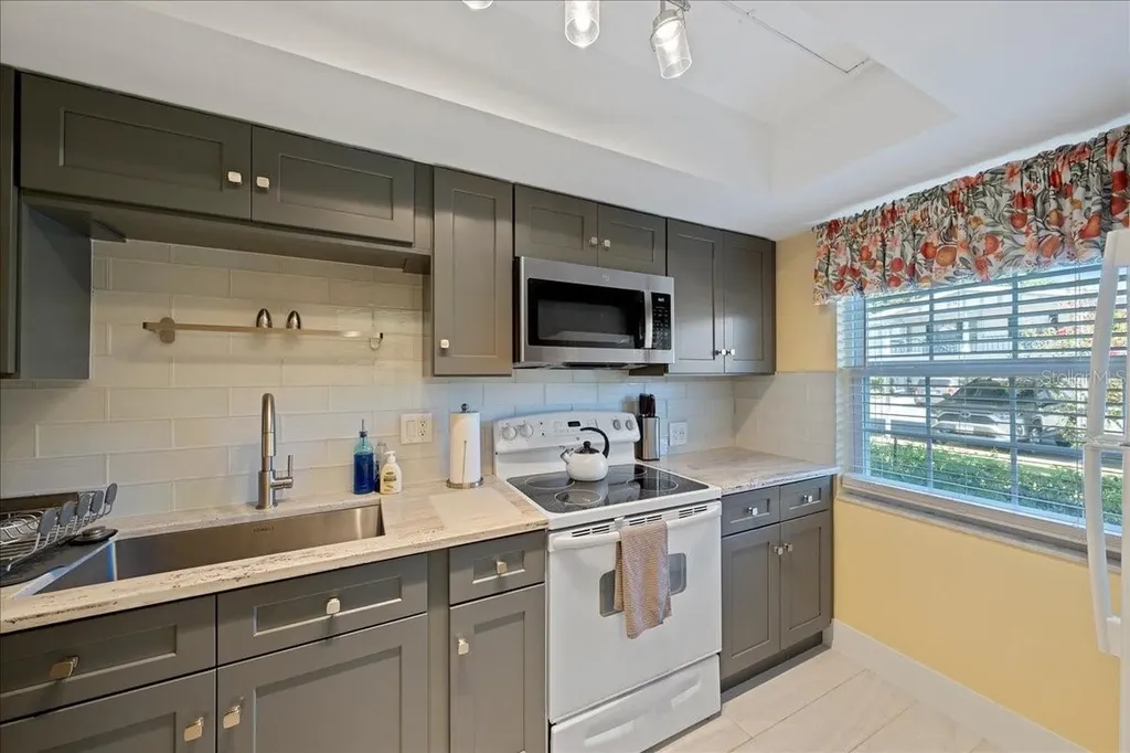 200 Glennes Lane Dunedin FL 34698