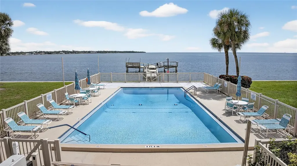 7550 Sunshine Skyway Lane S St Petersburg FL 33711