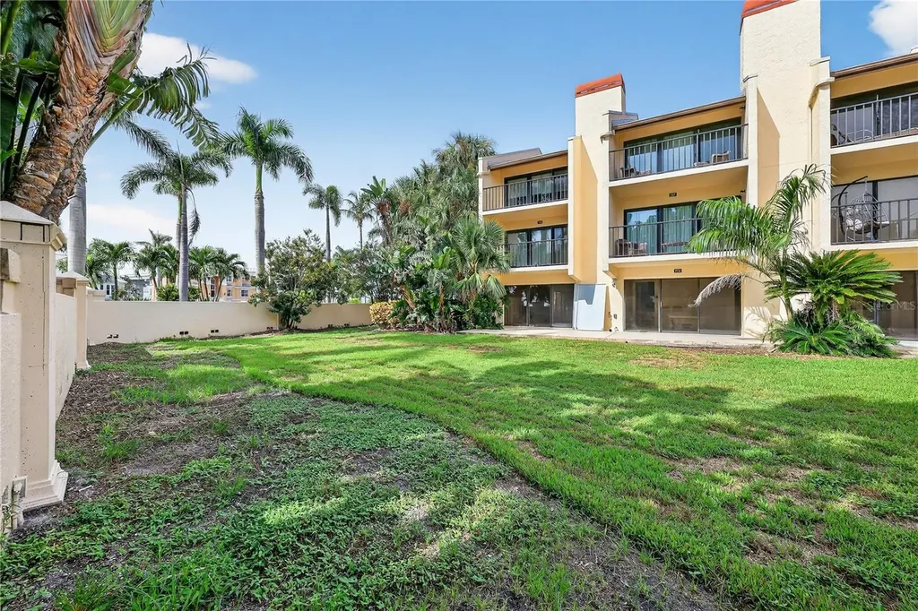 7550 Sunshine Skyway Lane S St Petersburg FL 33711
