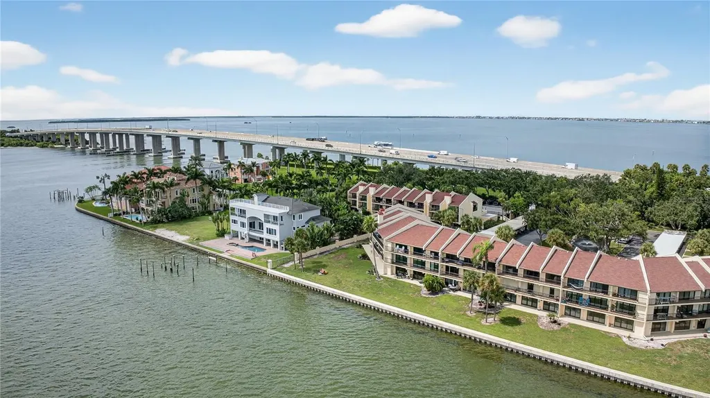 7550 Sunshine Skyway Lane S St Petersburg FL 33711