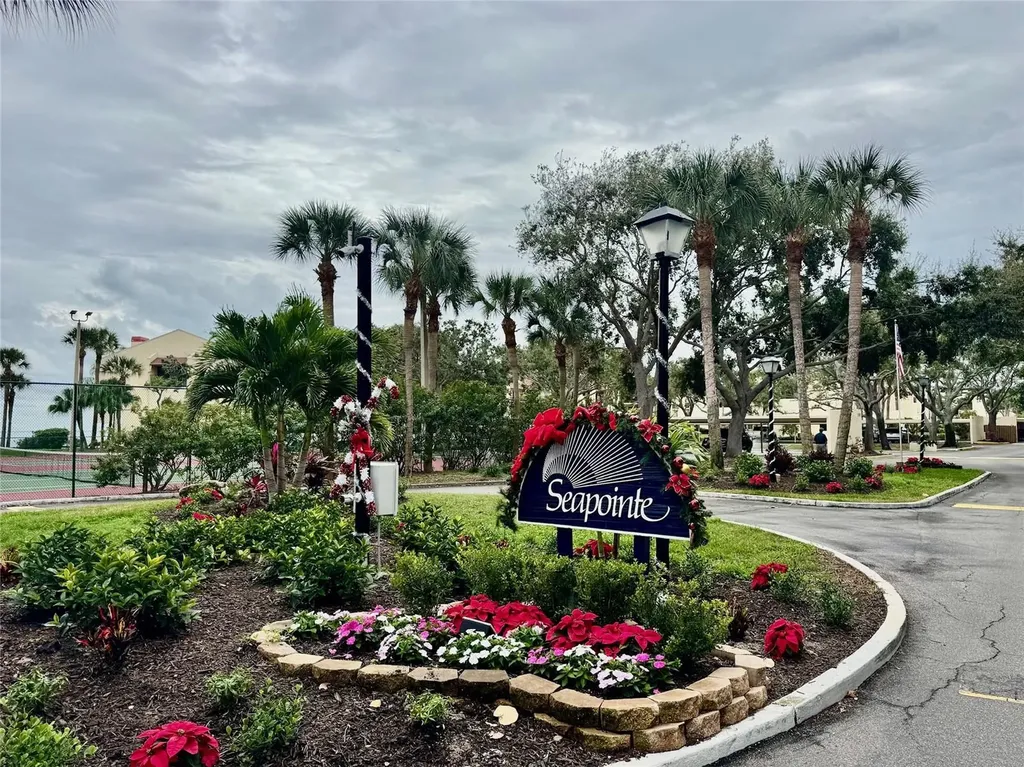 7550 Sunshine Skyway Lane S St Petersburg FL 33711