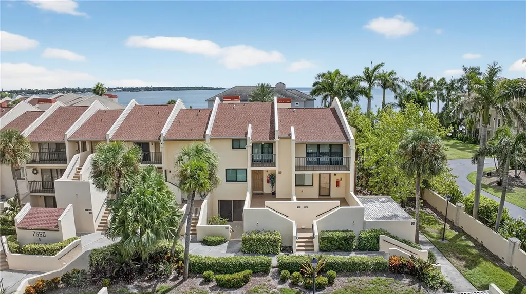 7550 Sunshine Skyway Lane S St Petersburg FL 33711