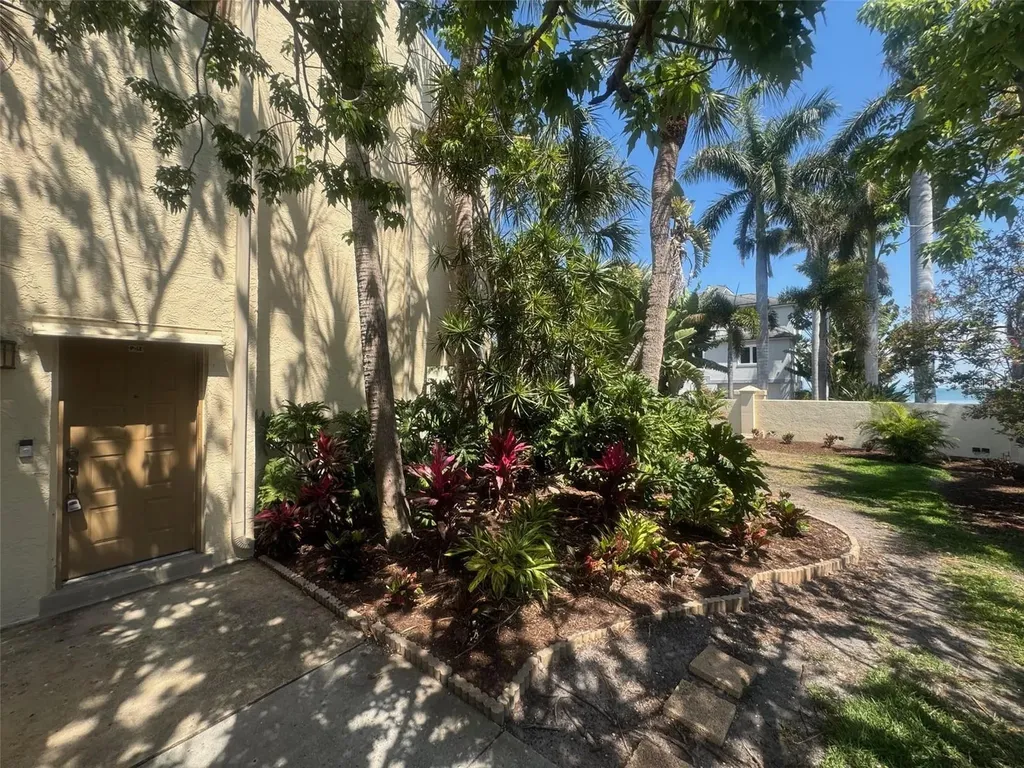 7550 Sunshine Skyway Lane S St Petersburg FL 33711