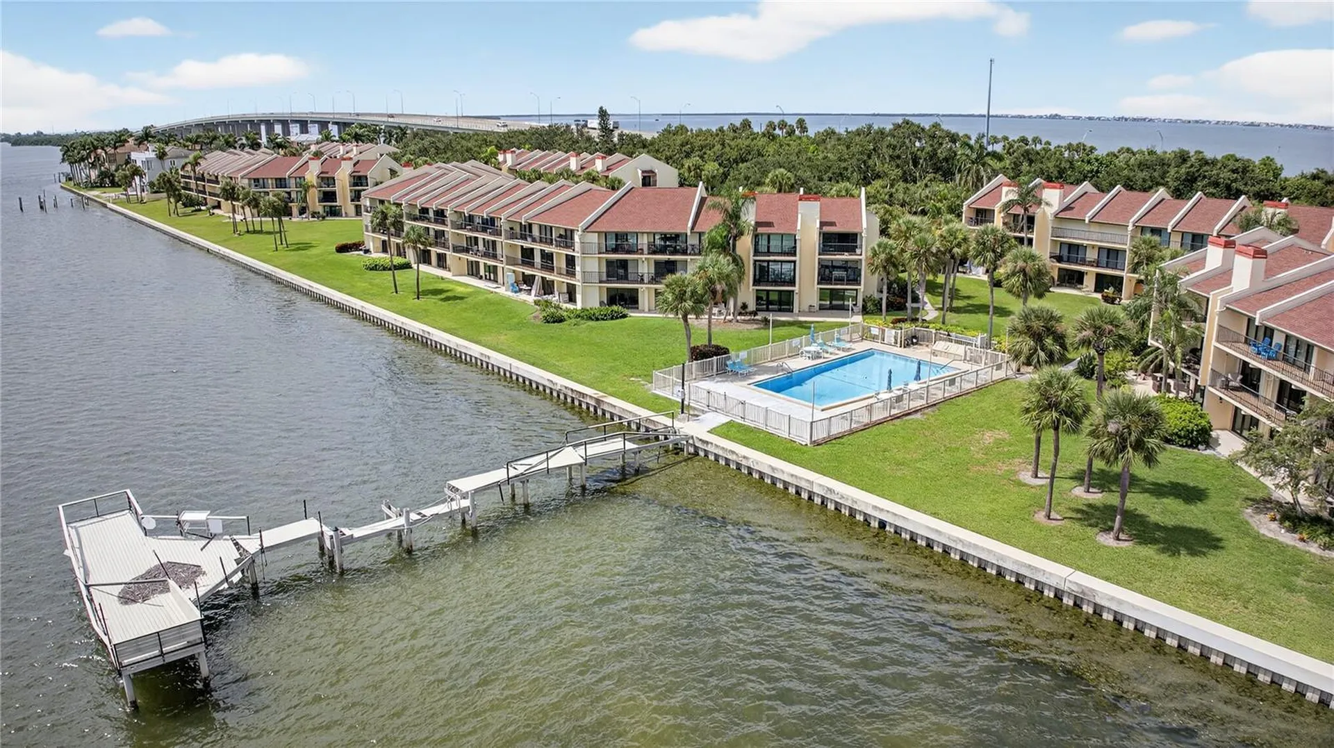 7550 Sunshine Skyway Lane S St Petersburg FL 33711