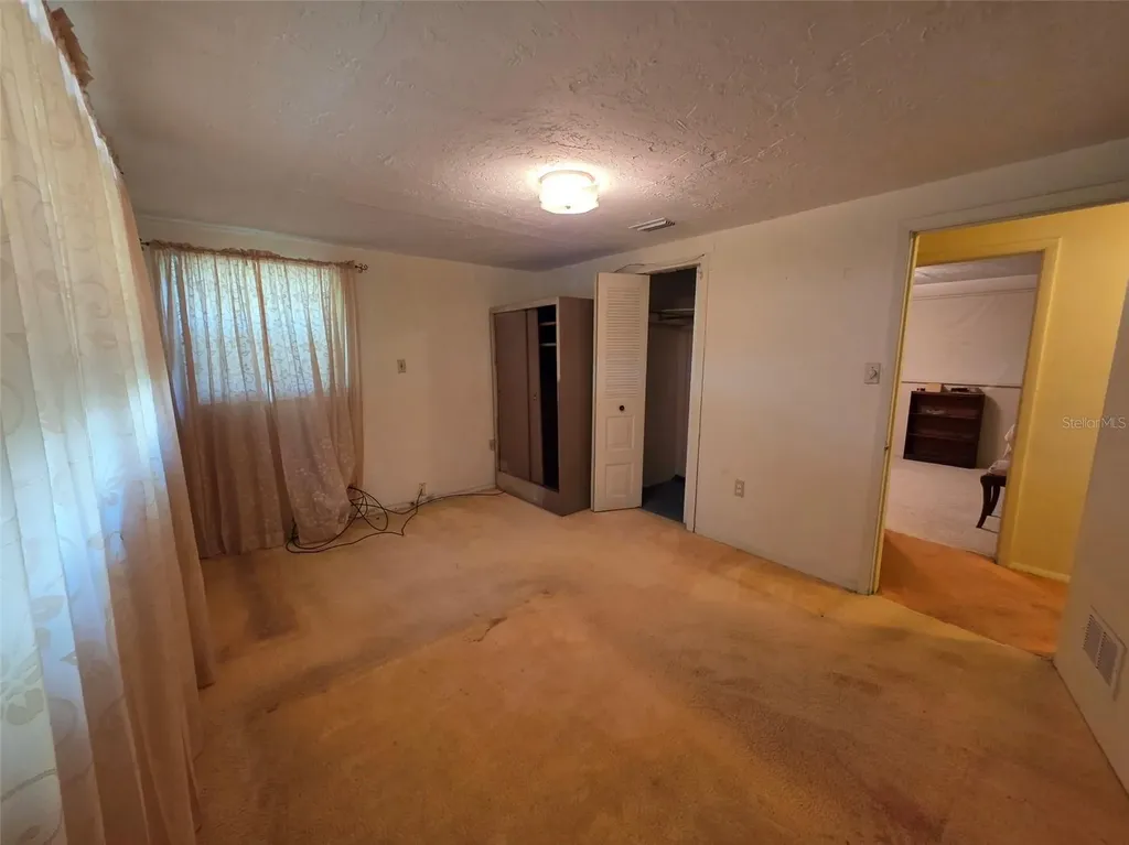 1516 NE 5th Place Gainesville FL 32641