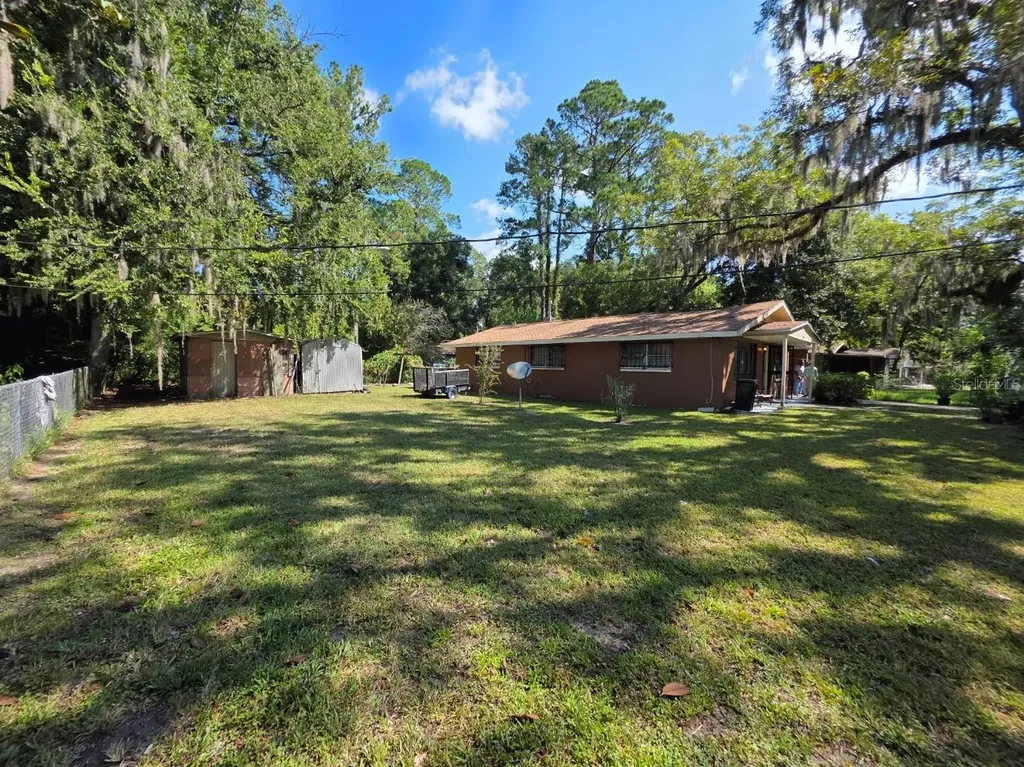 1516 NE 5th Place Gainesville FL 32641