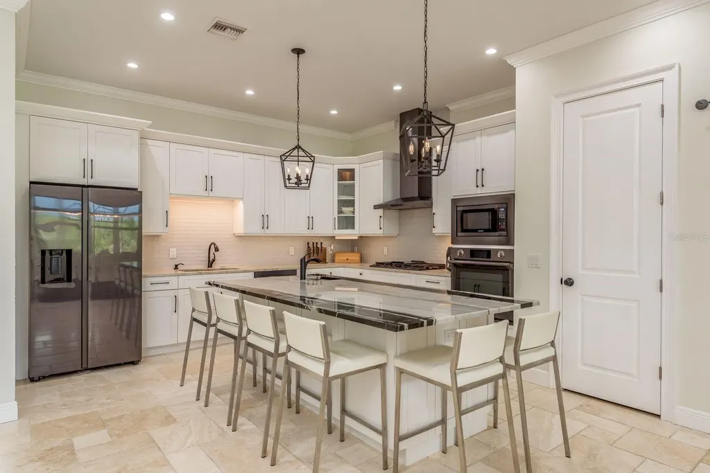 7811 Bay Drive Tampa FL 33635