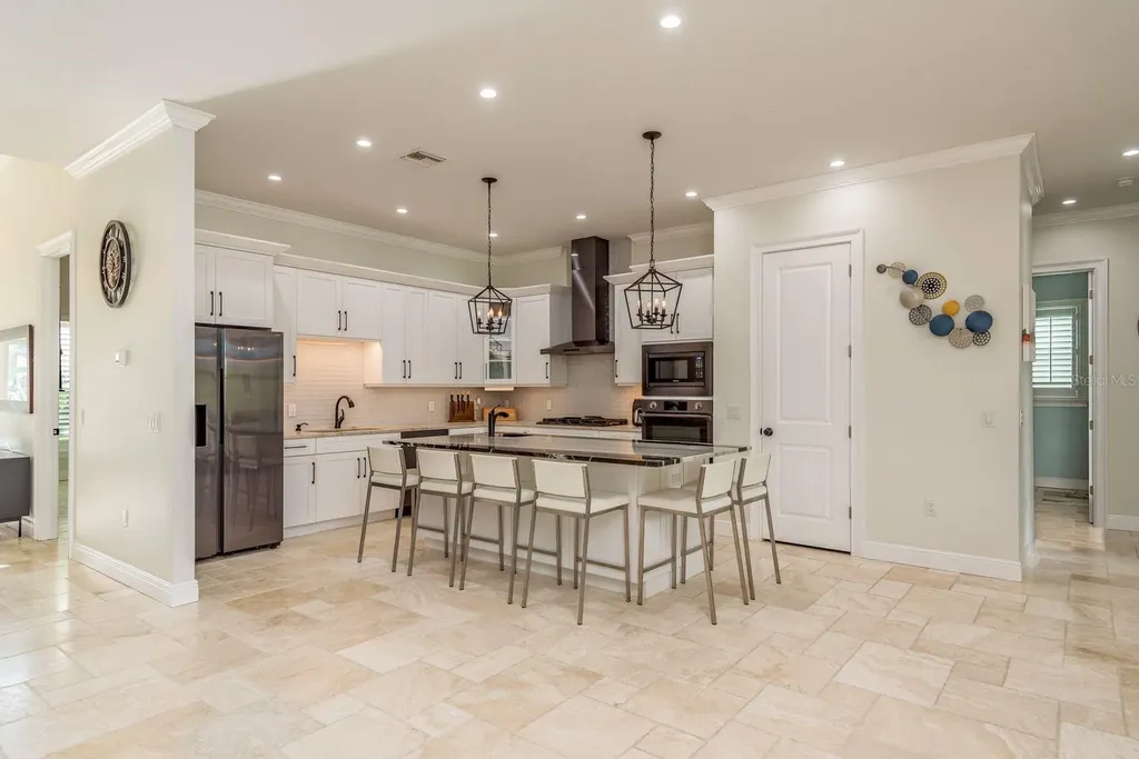 7811 Bay Drive Tampa FL 33635