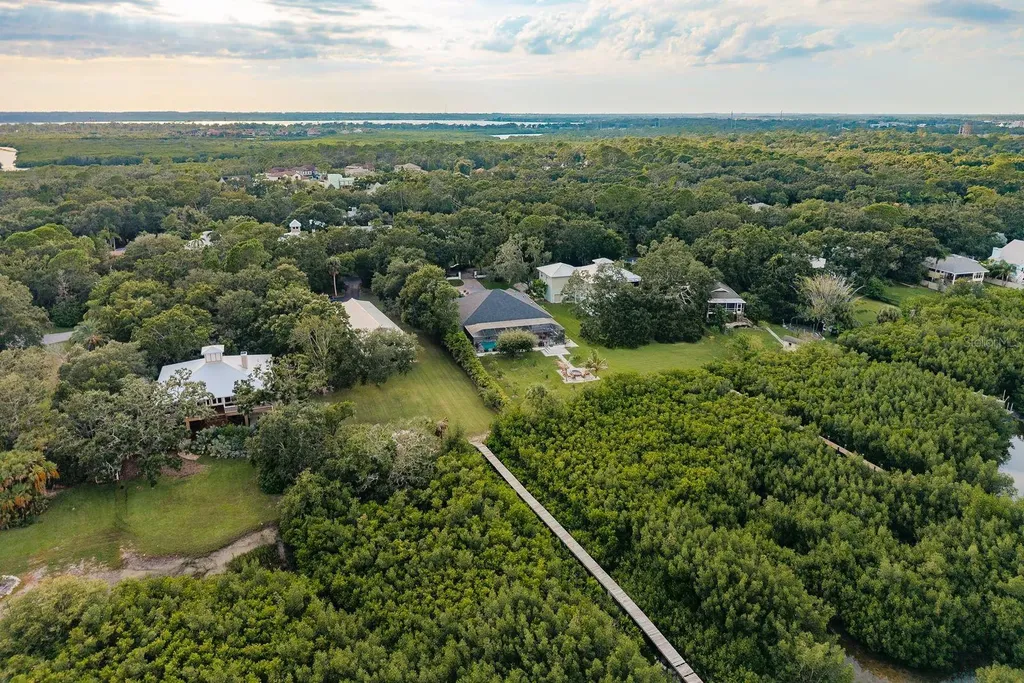 7811 Bay Drive Tampa FL 33635