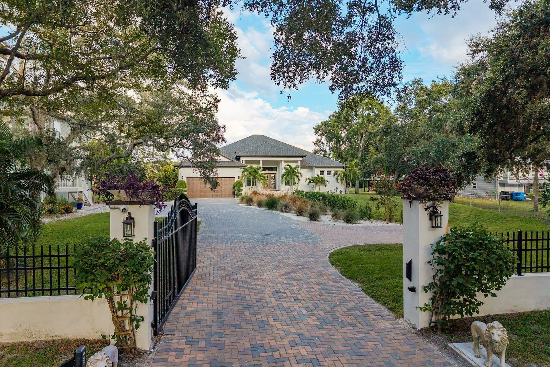7811 Bay Drive Tampa FL 33635