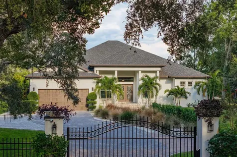 7811 Bay Drive Tampa FL 33635