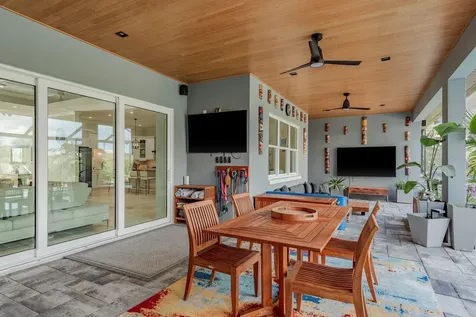 7811 Bay Drive Tampa FL 33635