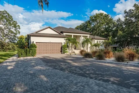 7811 Bay Drive Tampa FL 33635