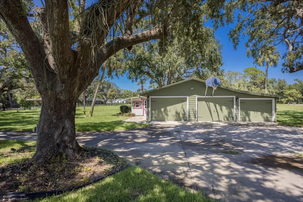 702 32nd Avenue W Palmetto FL 34221
