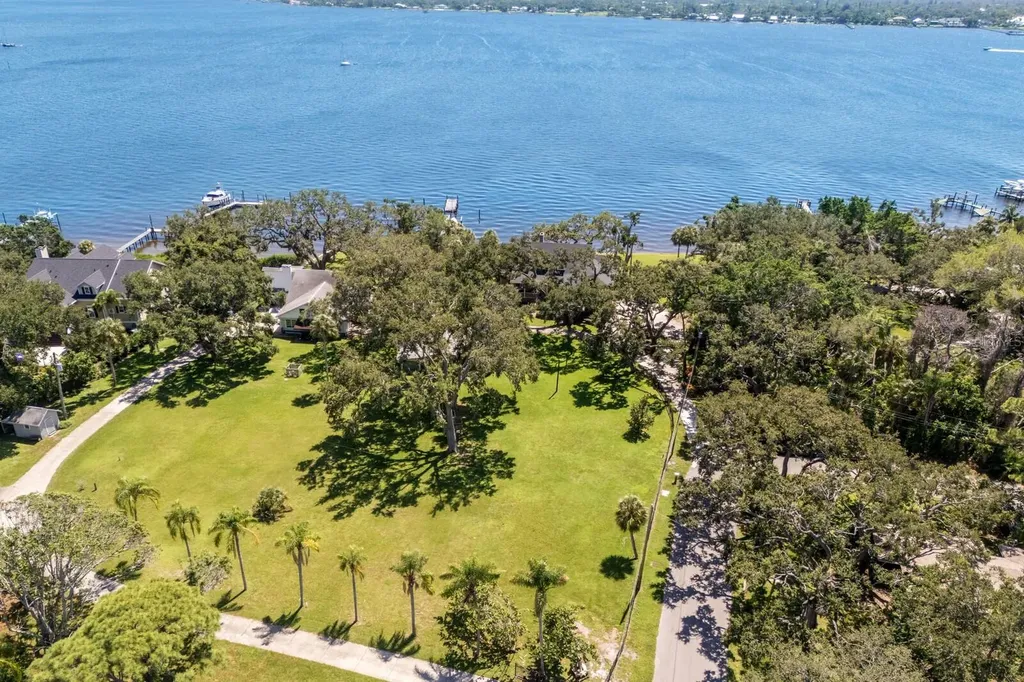 702 32nd Avenue W Palmetto FL 34221