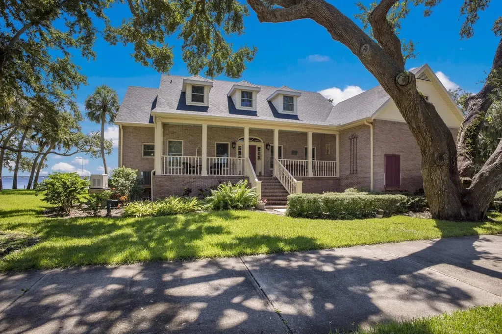 702 32nd Avenue W Palmetto FL 34221