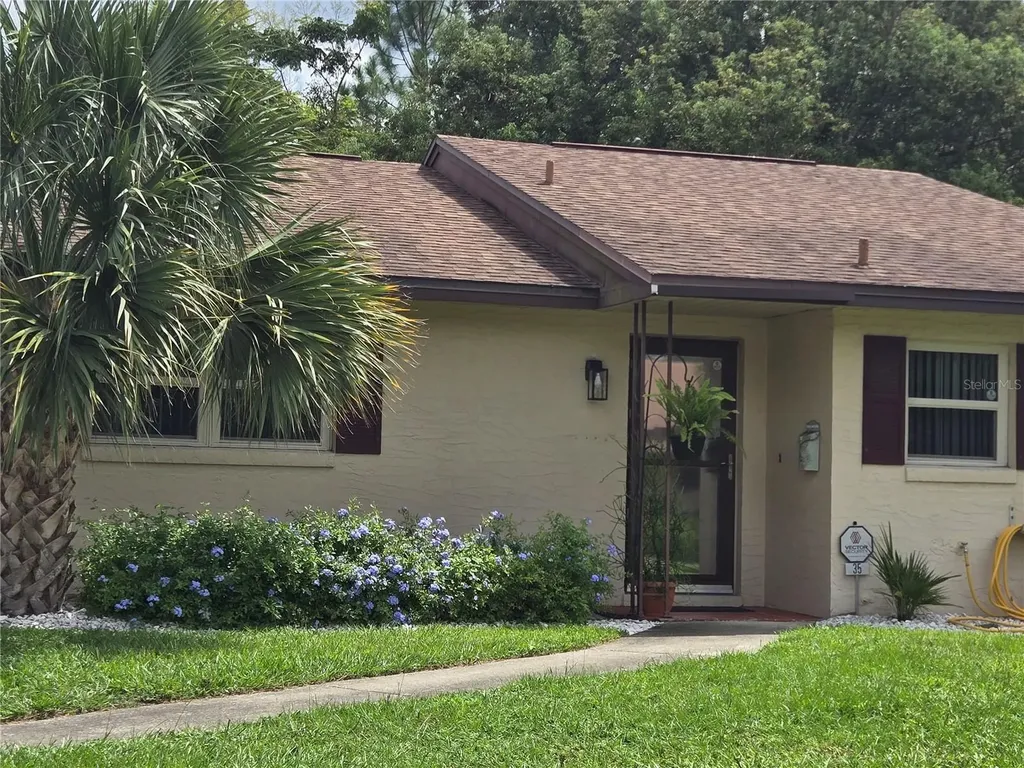 35 Villa Villar Court Deland FL 32724