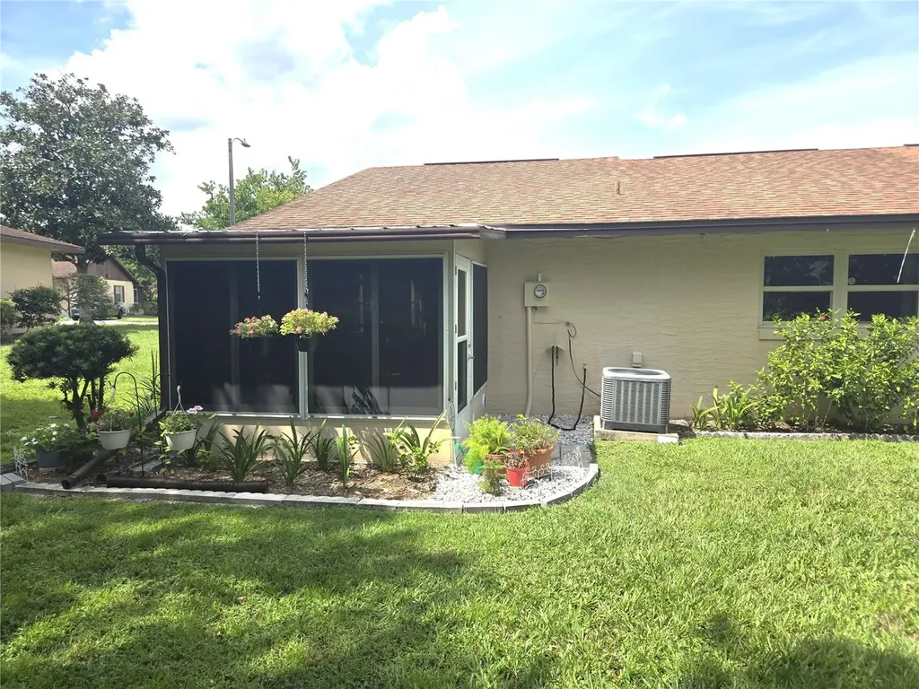 35 Villa Villar Court Deland FL 32724