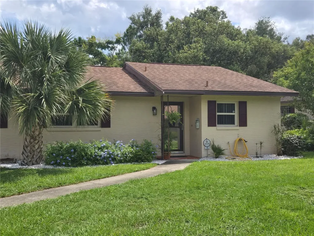 35 Villa Villar Court Deland FL 32724