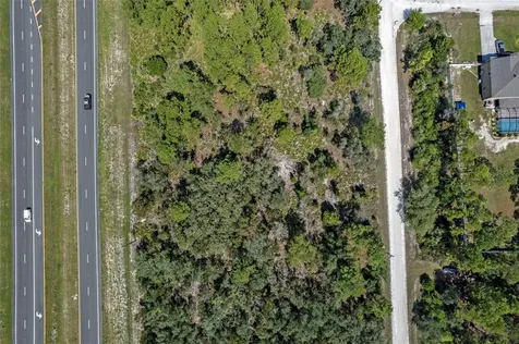 18172 Commercial Way Weeki Wachee FL 34614