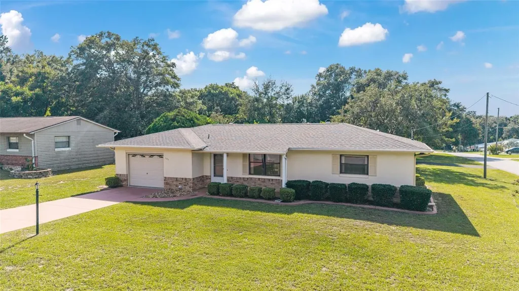 602 Third Avenue Lady Lake FL 32159