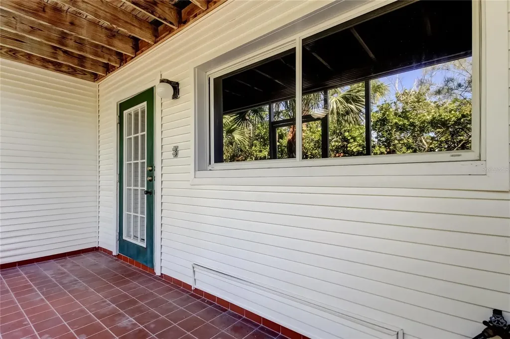 9868 Indian Key Trail Seminole FL 33776