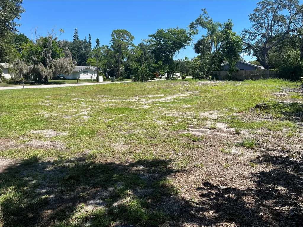 2414 Pelican Drive Sarasota FL 34237