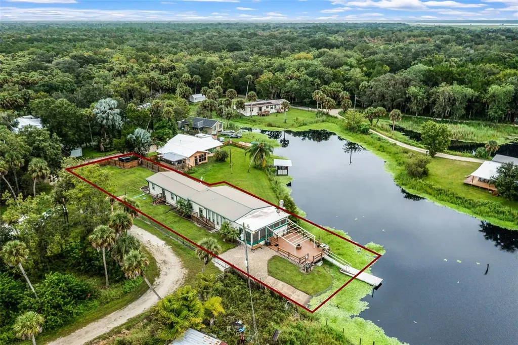 8270 Baxter Point N Mims FL 32754