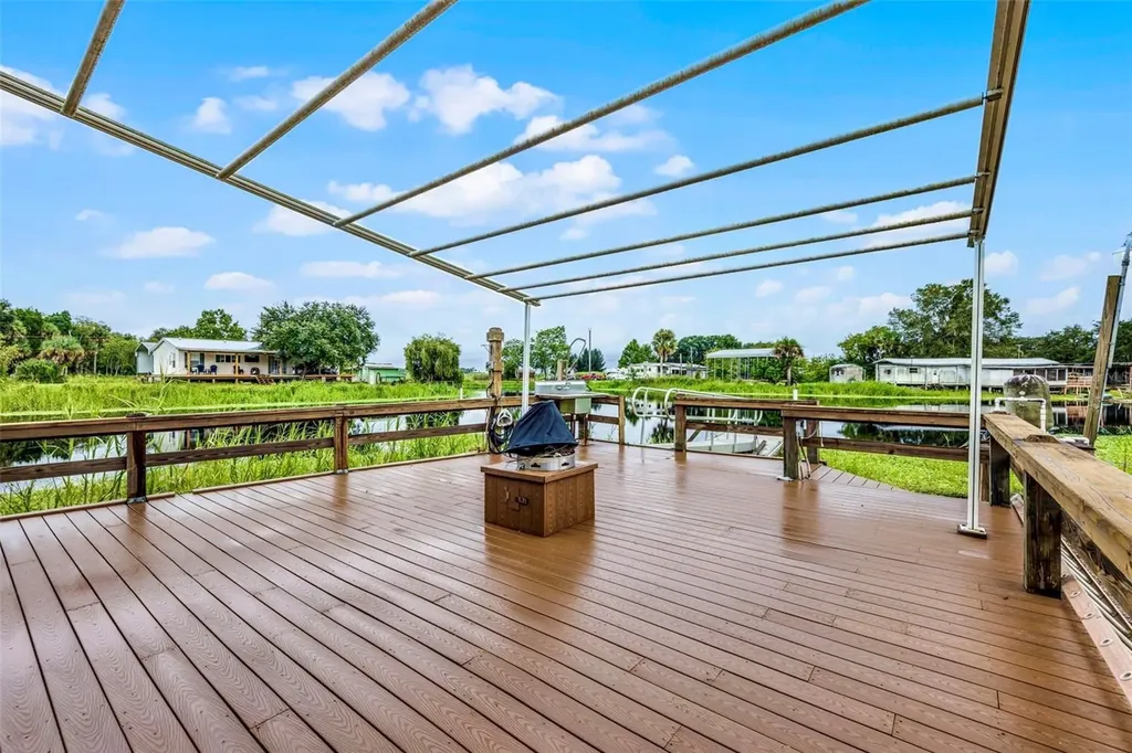 8270 Baxter Point N Mims FL 32754