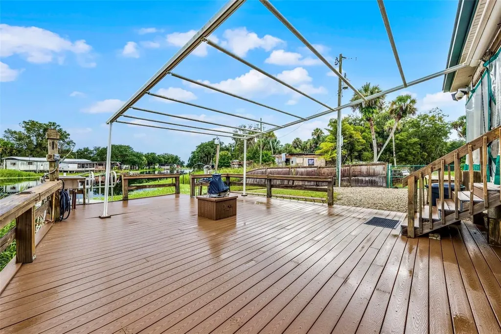 8270 Baxter Point N Mims FL 32754
