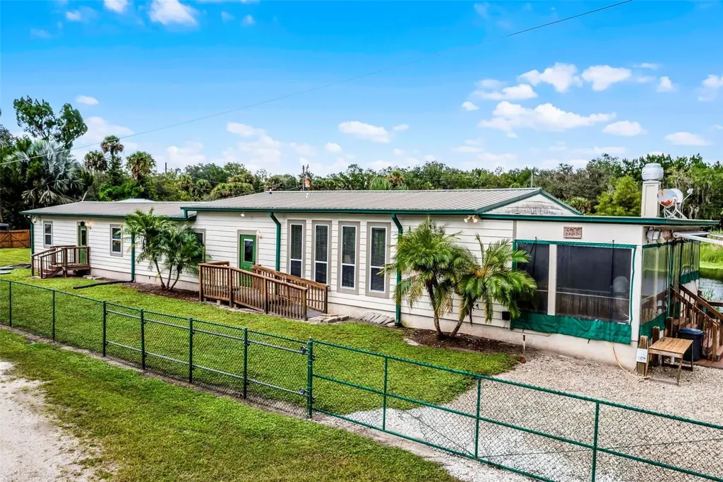 8270 Baxter Point N Mims FL 32754