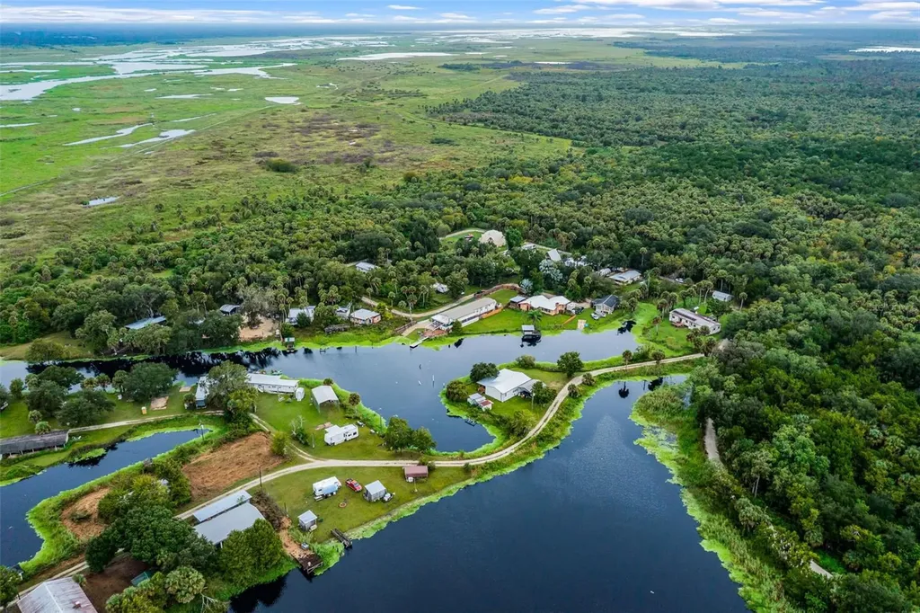 8270 Baxter Point N Mims FL 32754