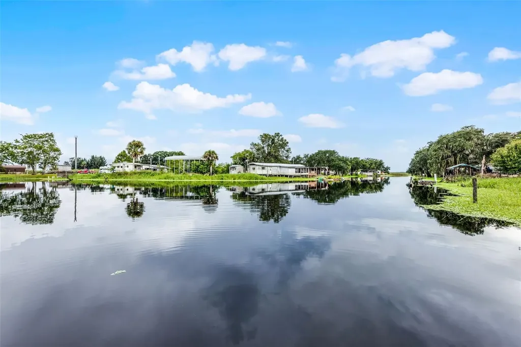 8270 Baxter Point N Mims FL 32754