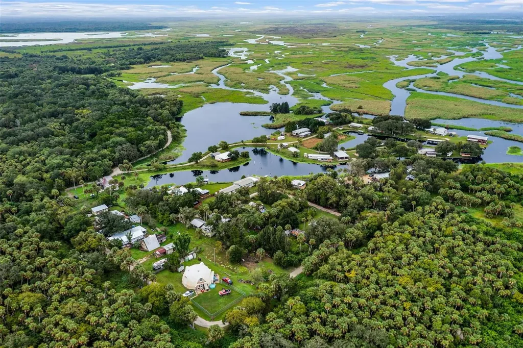 8270 Baxter Point N Mims FL 32754